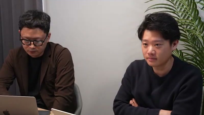 コーチを決める会議。意見を出し合い、生徒に合う担当を考えます。